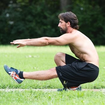 Use This Progression to Learn to Do the Pistol Squat Leg Exercise