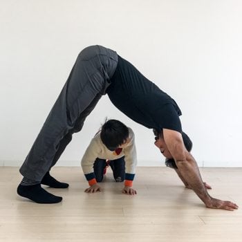 Ryan Hurst demonstrating an a-frame technique for his son