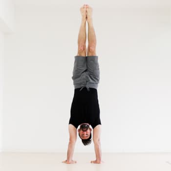 Straight Handstand Neutral Head