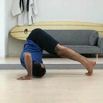 learning the basics of the forward shoulder roll