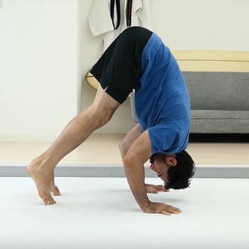 performing a inverted press exercise